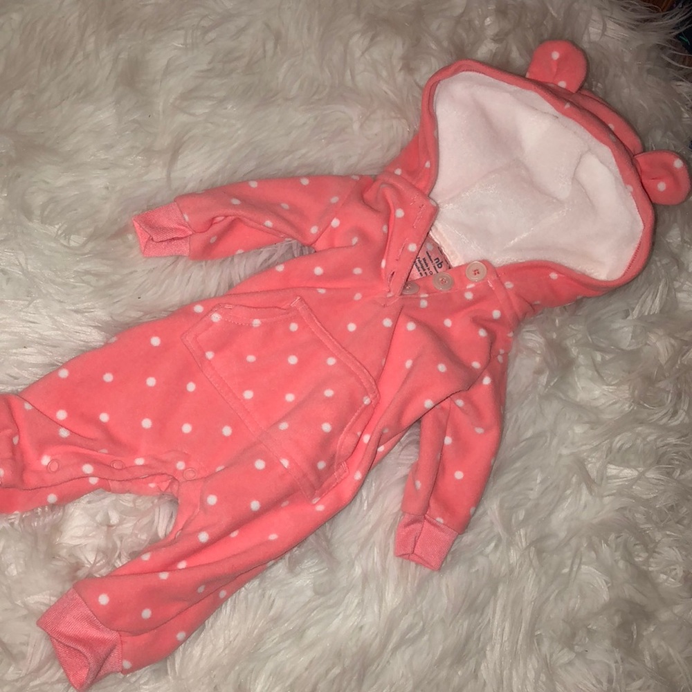 Carters Newborn One-piece👶🏼💖